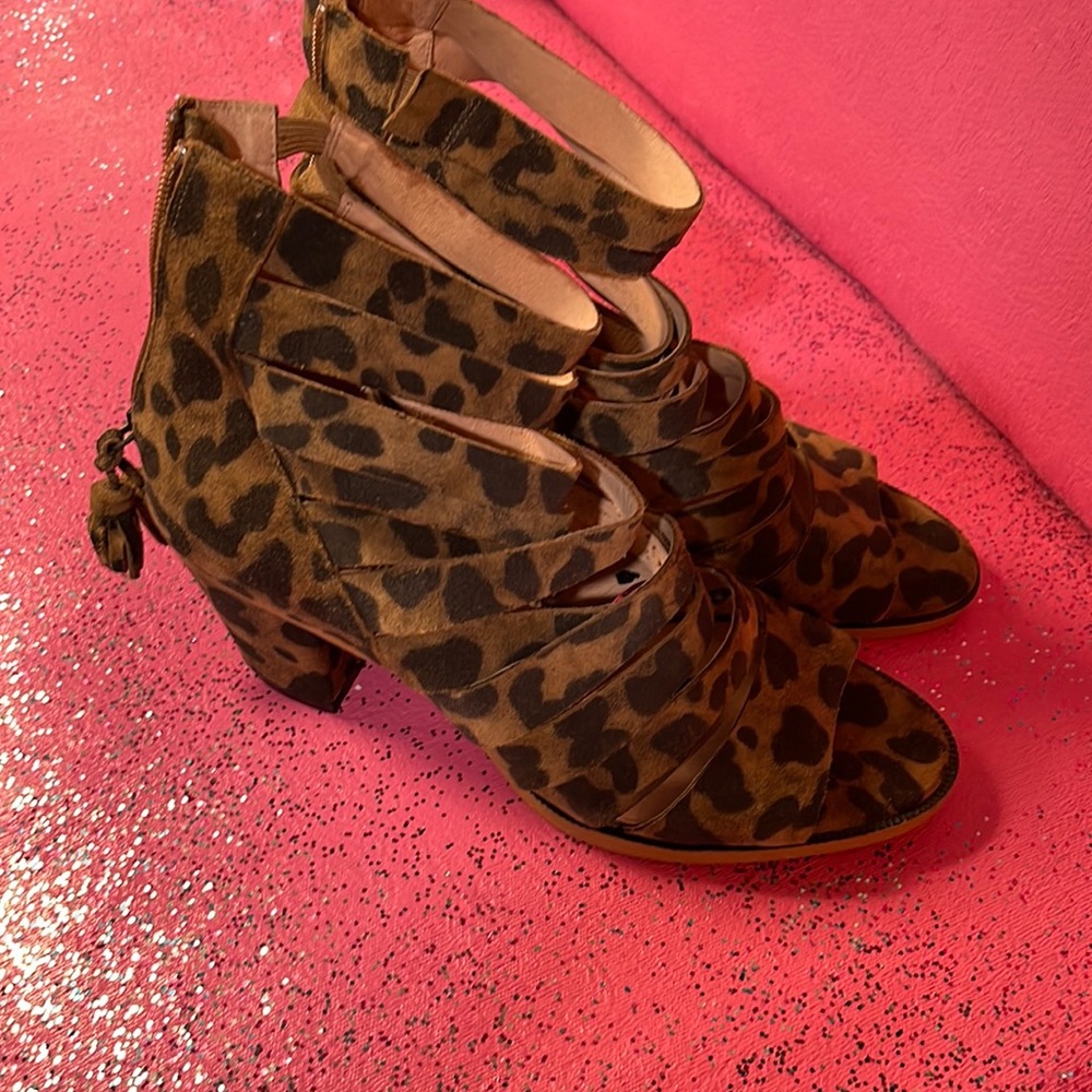 Leopard L&B strappy zip heels